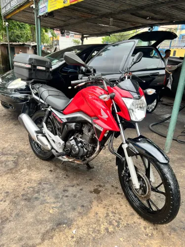 Moto bem cuidada revisão em dia