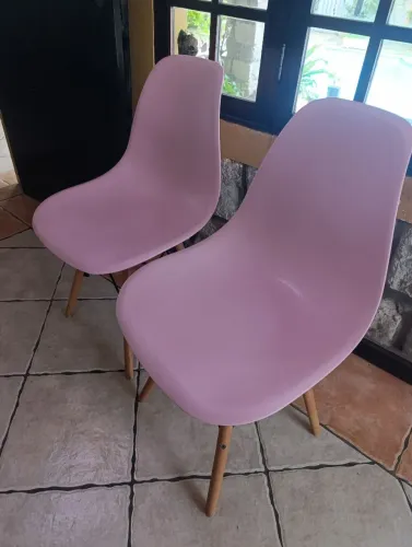 Cadeira Eames Rosa