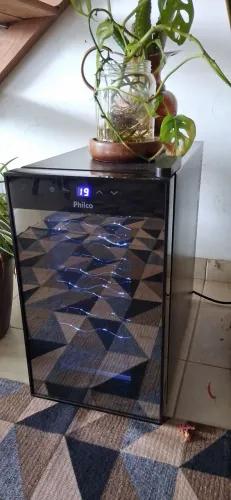 Adega climatizada 8 garrafas