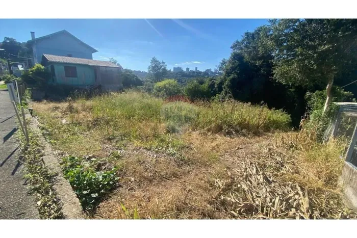 Terreno Raro: 360m² no São João, Bento Gonçalves