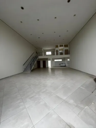 Imóvel para aluguel tem 215 metros quadrados em Jardim Residencial Veneza - Indaiatuba - S
