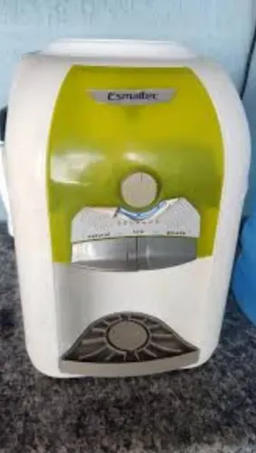 geladeira água funcionando perfeitamente gelando muito ?