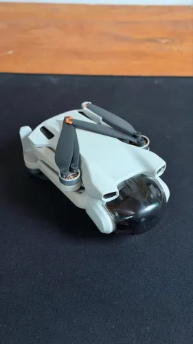 Drone DJI Mini 3 + Cartão de memória 
