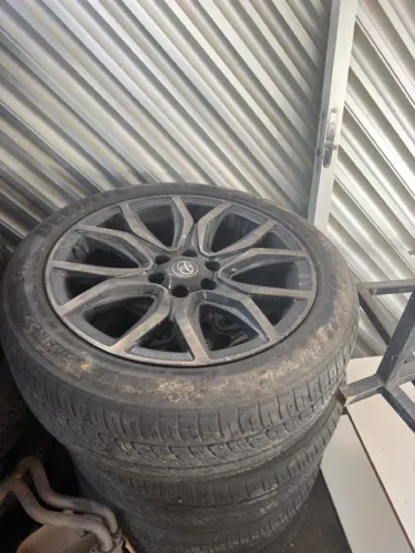 Vendo Aro 22 de Hilux furacão 6x139