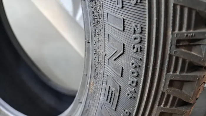 Pneu 205/60/16 zerado preço imperdivel