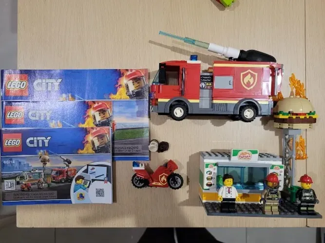 Conjunto lego 60214 - Combate ao fogo no bar de hambúrguer