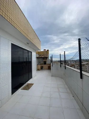 Cobertura com 2 dormitórios para alugar, 115 m² por R$ 4.500,00/mês - Vila Nova - Cabo Fri
