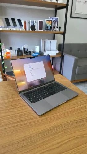 MacBook Pro M1 13 8GB 256GB Bat. 88% Impecável