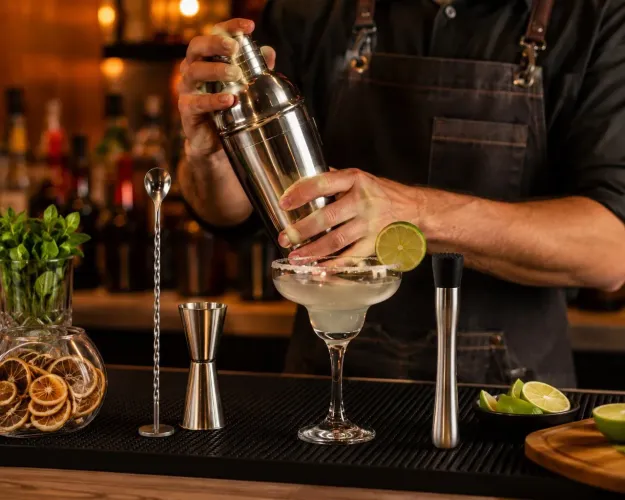 Vaga freelancer para bartender, barback e pieiro(a)