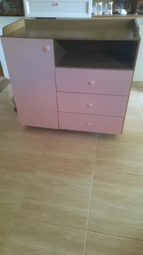 Cômoda rosa