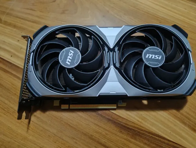 Placa de Vídeo RTX 4070 MSI Dual Fan