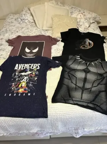 Kit 4 Camisetas Marvel Tam M - Venom, Pantera Negra, Avengers