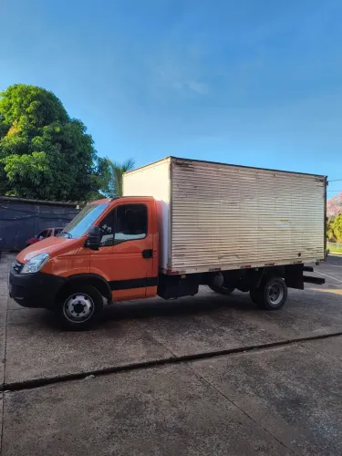 IVECO 70C16 2009 / CAMINHÃO BAÚ 3/4