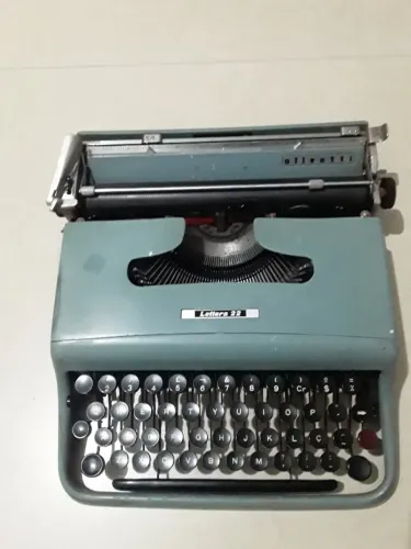 Máquina Escrever Olivetti