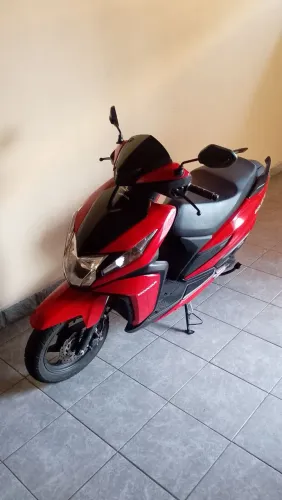 Vendo Honda elite estado de zero