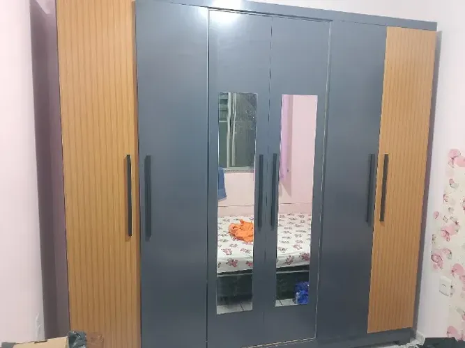 Guarda-roupa Casal com Espelho 6 Portas 4 Gavetas Araplac Braga