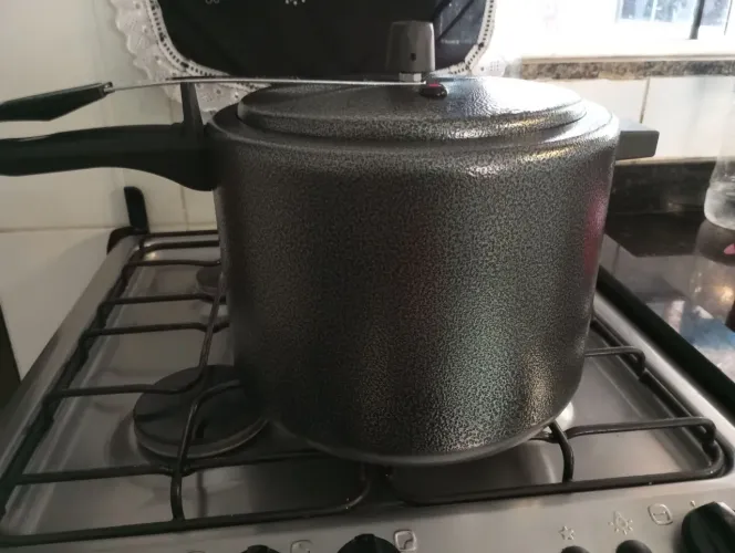 Panela de pressão 10 litros 
