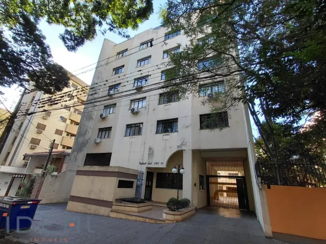 Apartamento para alugar no condomínio Saint James no bairro Zona 07 - Maringá/PR