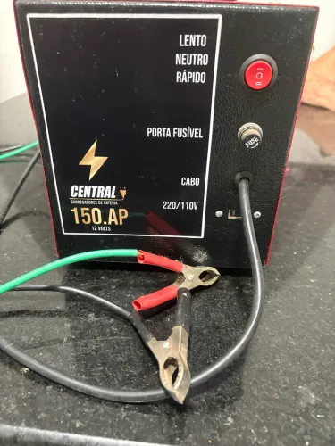 Carregador de bateria automotivo