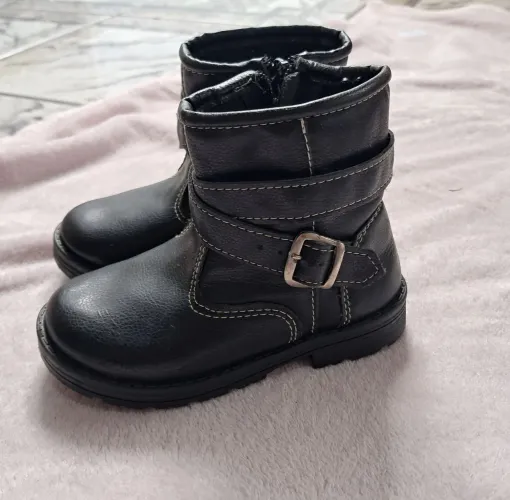 Bota infantil menina/ número 23