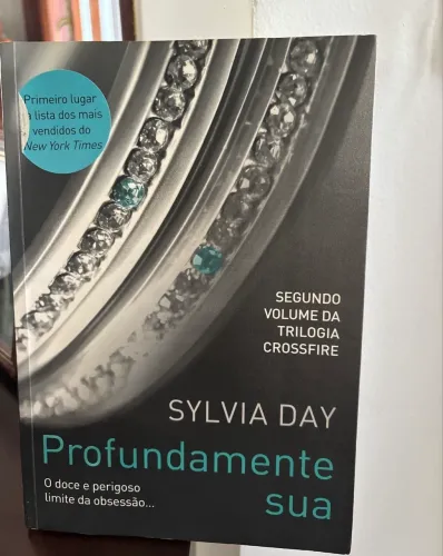 Livro SYLVIA DAY Profundamente