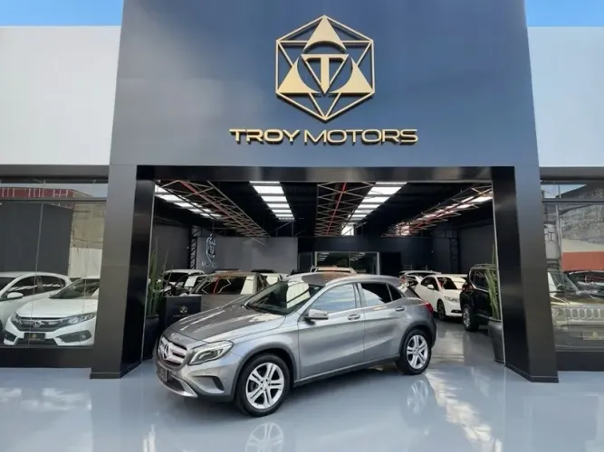 Mercedes-Benz GLA 200 Adv. 1.6/1.6 TB 16V Flex Aut. 2017