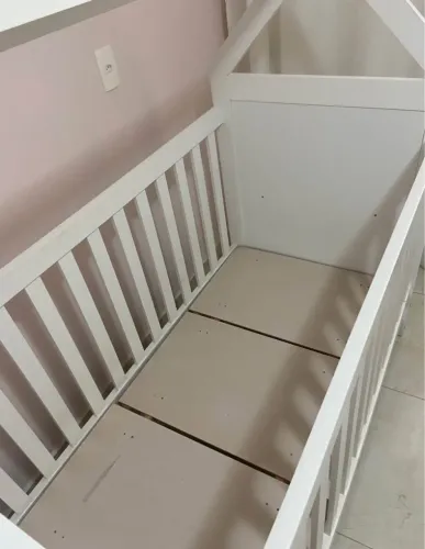 Vende-se berço 