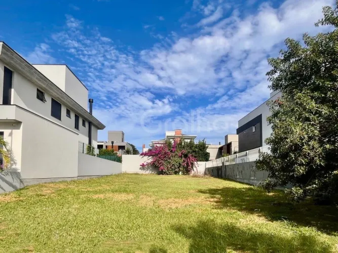 Terreno com 450m² na Lagoa da Conceição
