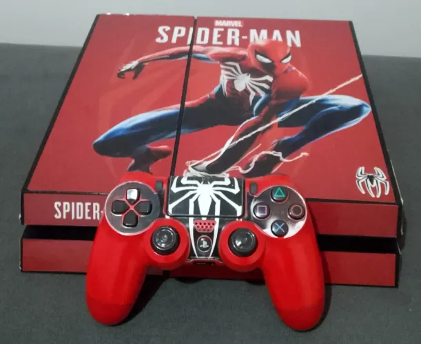 PLAYSTATION 4