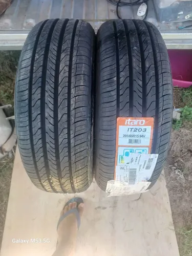 2 pneus novos a venda