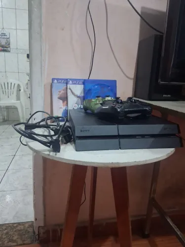 Vendo meu PlayStation 4 fat de 1tb aceito ofertas