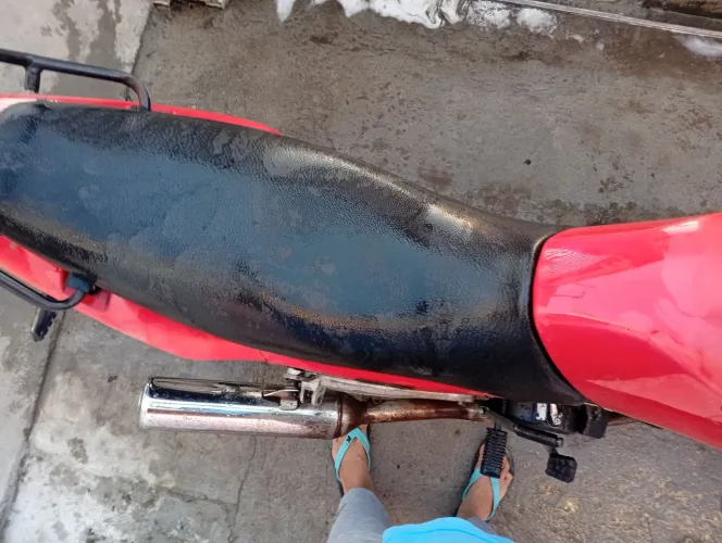Vendo essa moto ou troco por Biz 125
