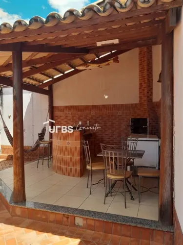 CASA RESIDENCIAL/COMERCIAL NO JARDIM BRASIL - COM LOCALIZAÇÃO EXCELENTE.