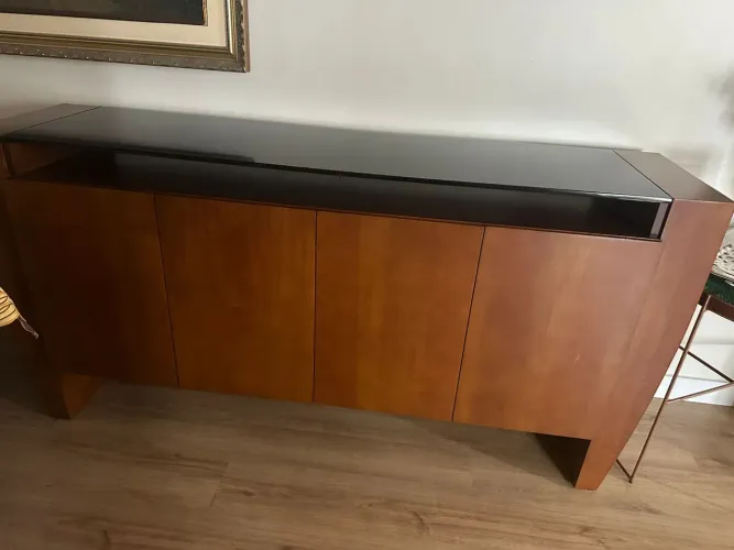 Rack de madeira e vidro