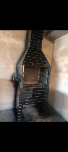 Churrasqueira premoldada usada