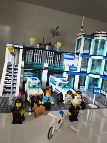 Lego city police station 7498 delegacia de polícia usado original