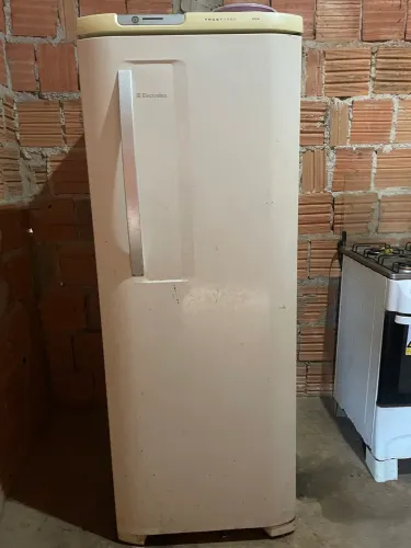 Geladeira Electrolux Frosfree Gelo Seco