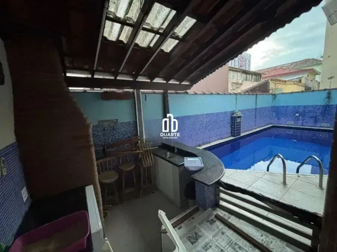Casa com Piscina no Embare