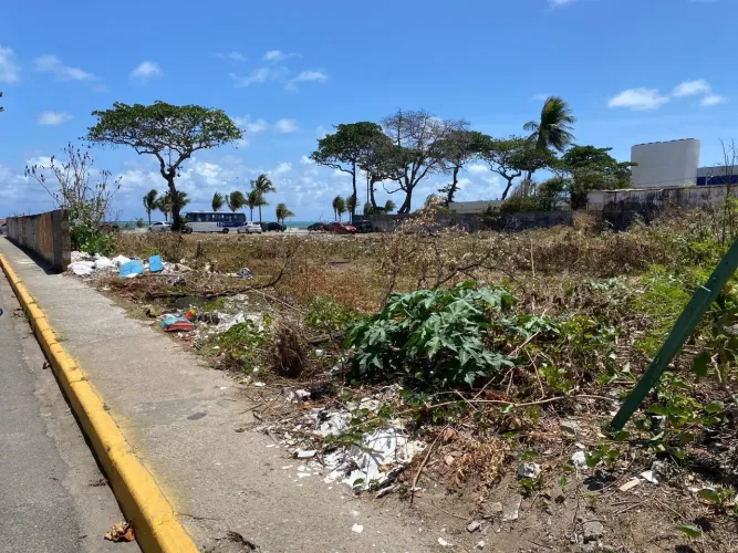 Terreno Comercial de 900m² à Venda em Jaboatão dos Guararapes-PE, Bairro Prazeres: Oportun