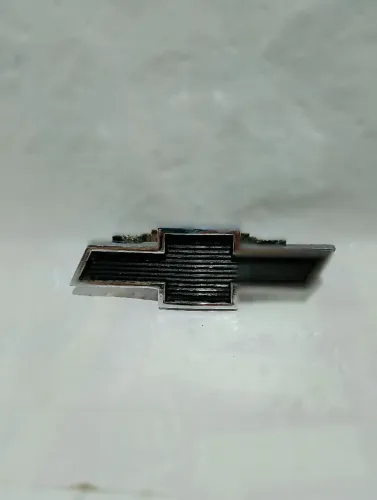 Emblema gravata GM grade frontal GM OPALA