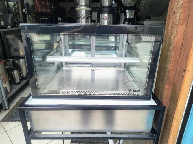 Balcão expositor Elvi novo profissional gelado/ frio para doces e tortas!!!