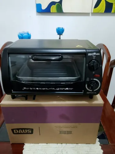 Forno elétrico Britânia 10 LTS. Novo