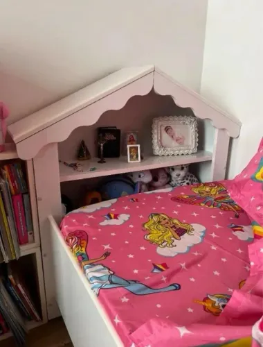 Mini cama casinha. 