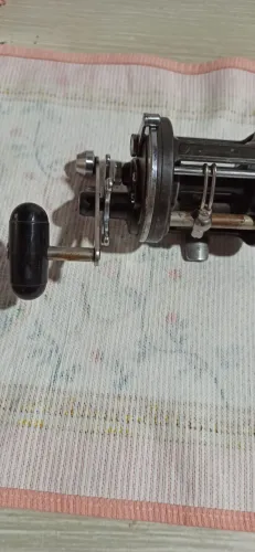 Carretilha Daiwa Sealine 47 H
