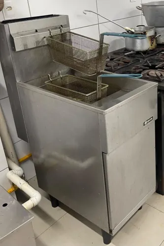 Vendo Fritadeira a gás MACOM