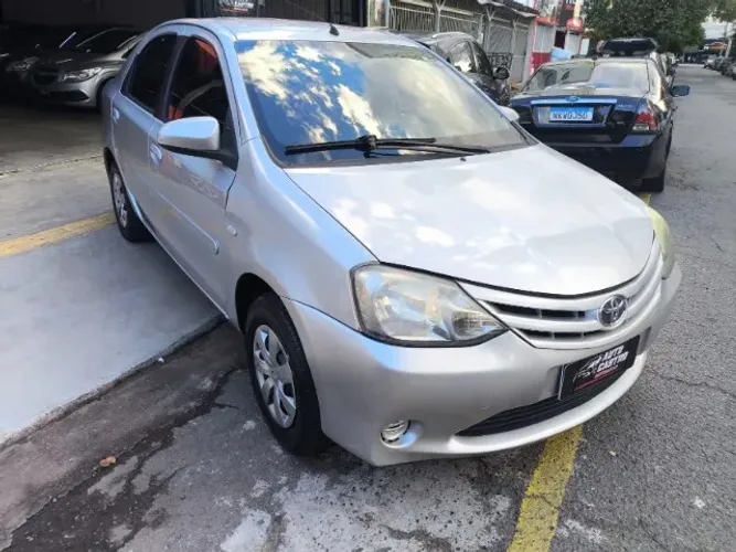 Toyota Etios X Sedan 1.5 Flex 16V 4P Mec. 2014