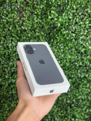Iphone 17 impecável 4400