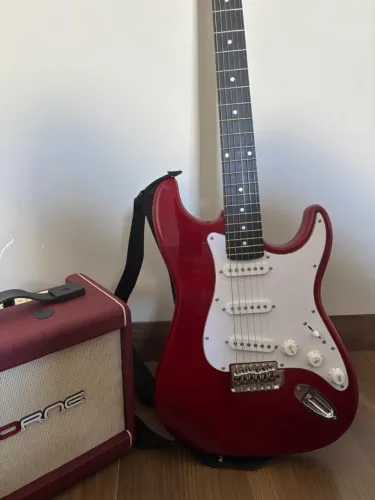 Kit Guitarra Giannini G-100 + Amplificador Borne F60