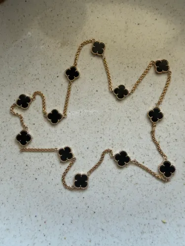 Vendo cordão de ouro com 12 trevos