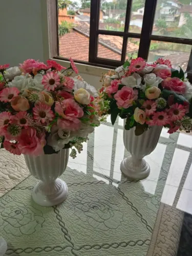 Arranjo floral com vaso